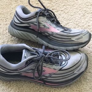 Brooks Glycerin 15 running shoes